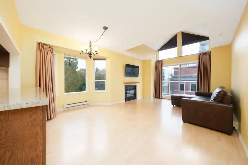 402 525 AGNES STREET - photo 1 of 23