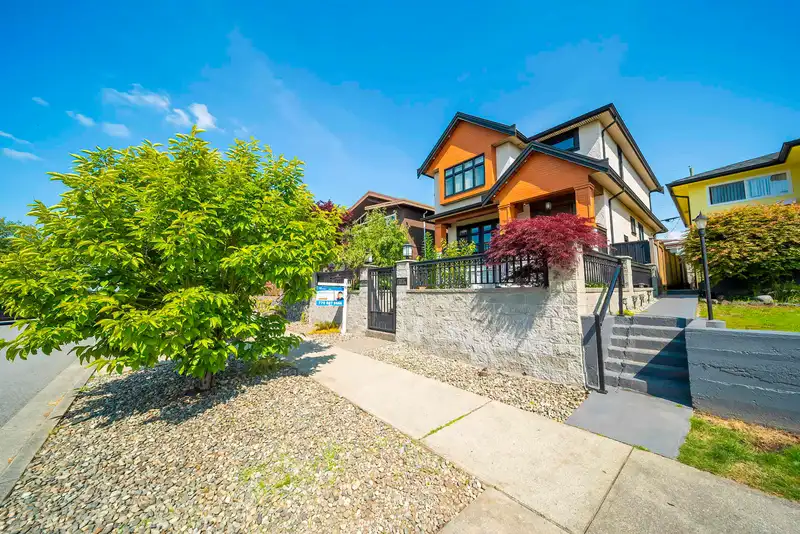4747 UNION STREET - photo 2 of 40