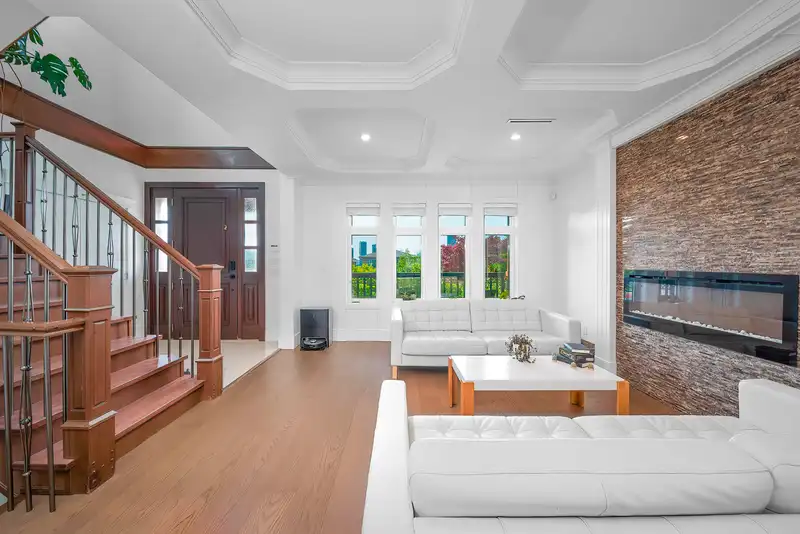 4747 UNION STREET - photo 3 of 40