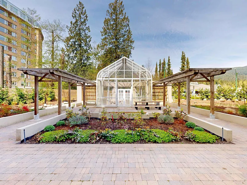 1005 995 ROCHE POINT DRIVE - photo 3 of 25