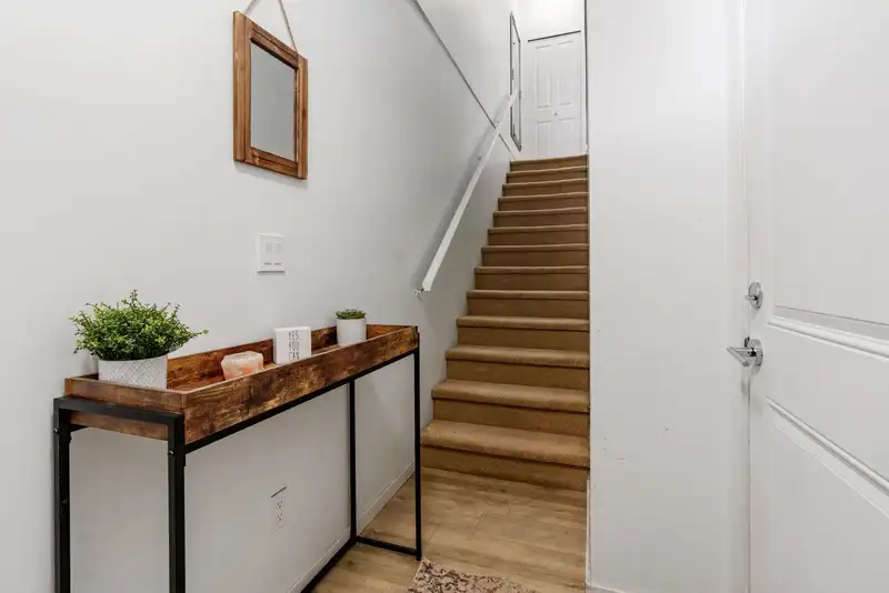 25 13886 62 AVENUE - photo 3 of 24