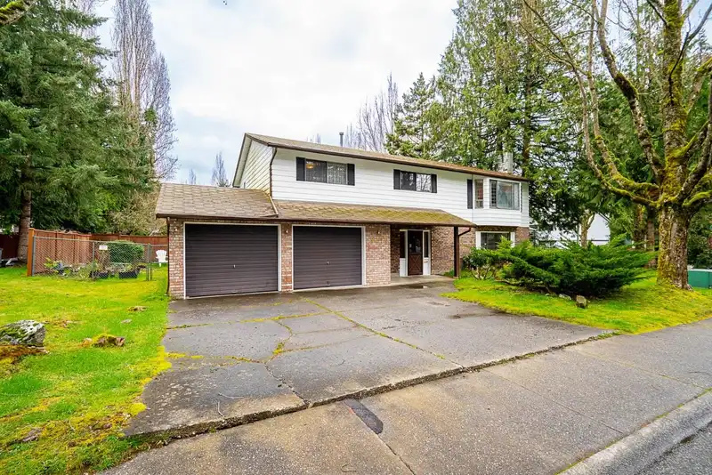 9270 149 STREET - photo 1 of 39
