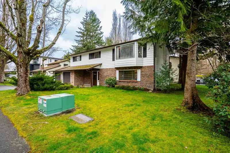 9270 149 STREET - photo 4 of 39