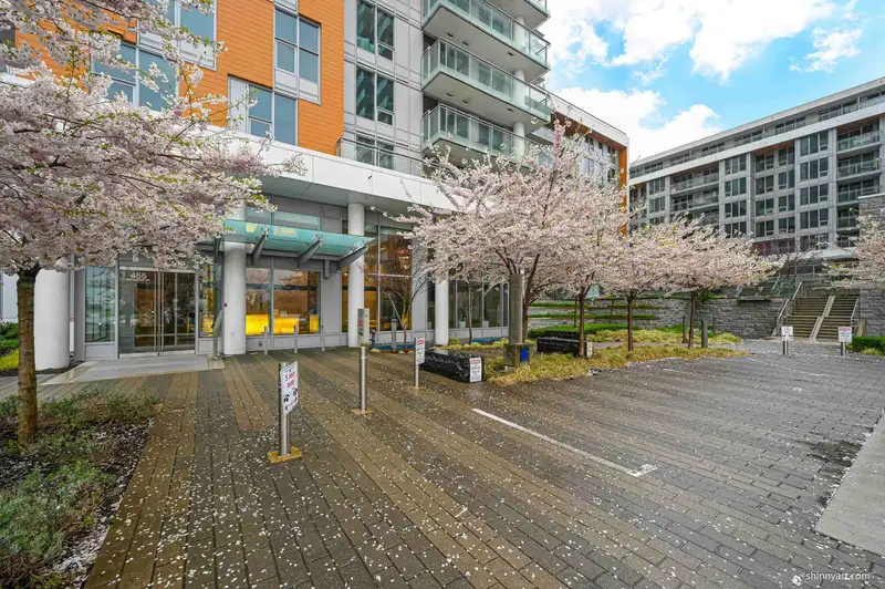 1005 455 SW MARINE DRIVE - photo 2 of 32