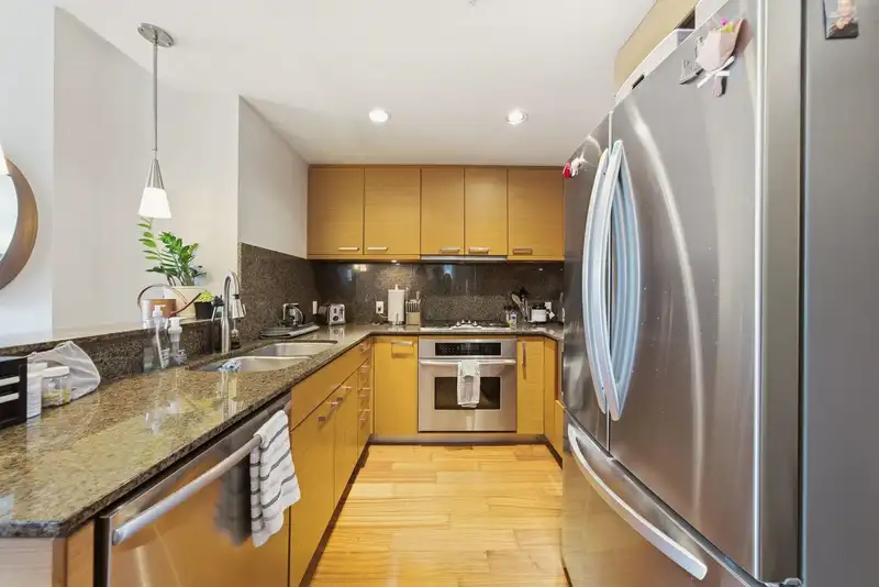 404 1925 ALBERNI STREET - photo 4 of 26