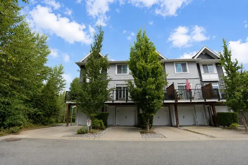5 19128 65 AVENUE - photo 2 of 20