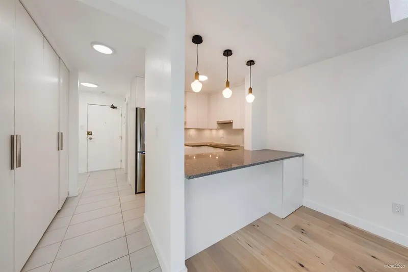 303 1545 E 2ND AVENUE - photo 4 of 22