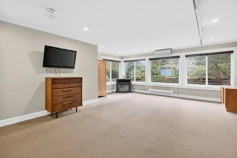 21470 124TH AVENUE - photo 2 of 40