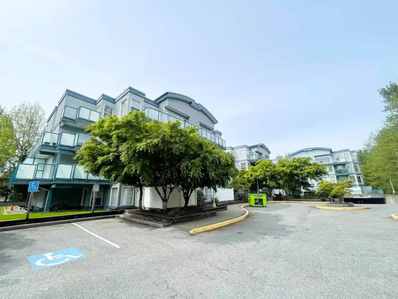 401 14885 100 AVENUE - photo 1 of 19