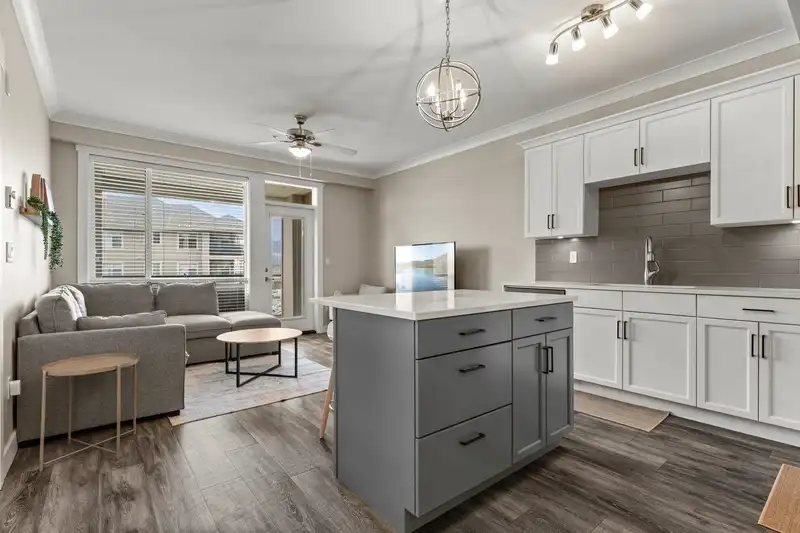302 45761 STEVENSON ROAD - photo 2 of 28
