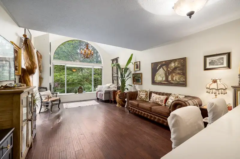 303 1525 PENDRELL STREET - photo 2 of 35
