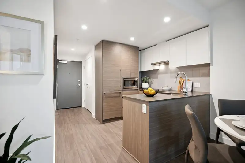 402 13615 FRASER HIGHWAY - photo 3 of 33