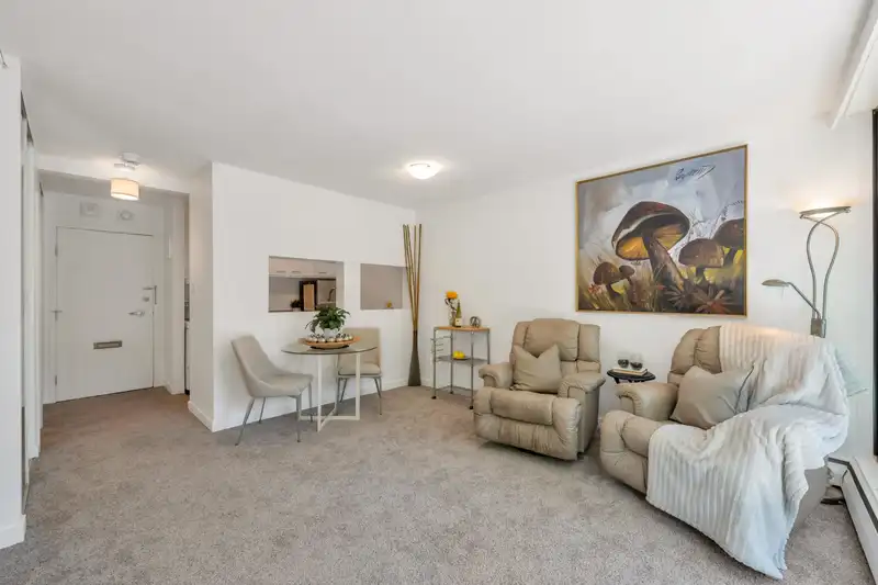 203 1330 HARWOOD STREET - photo 4 of 32