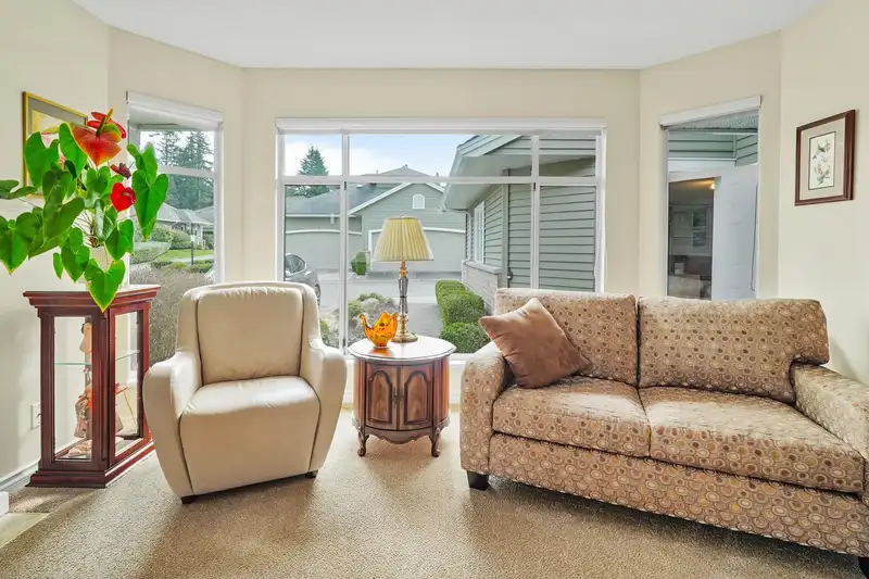 39 2672 151 STREET - photo 2 of 37