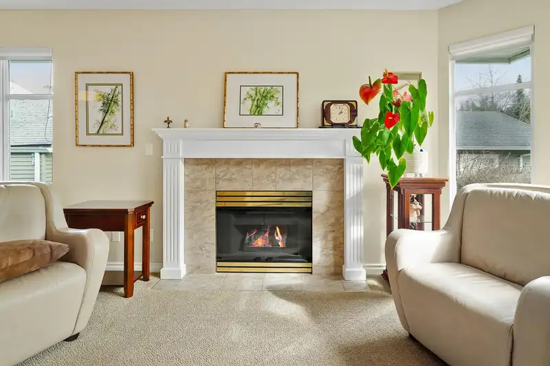 39 2672 151 STREET - photo 3 of 37