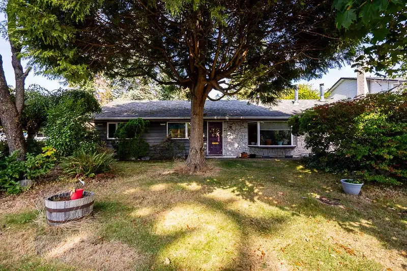 14227 71 AVENUE - photo 1 of 37
