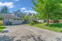 1055 163A STREET - thumbnail 3