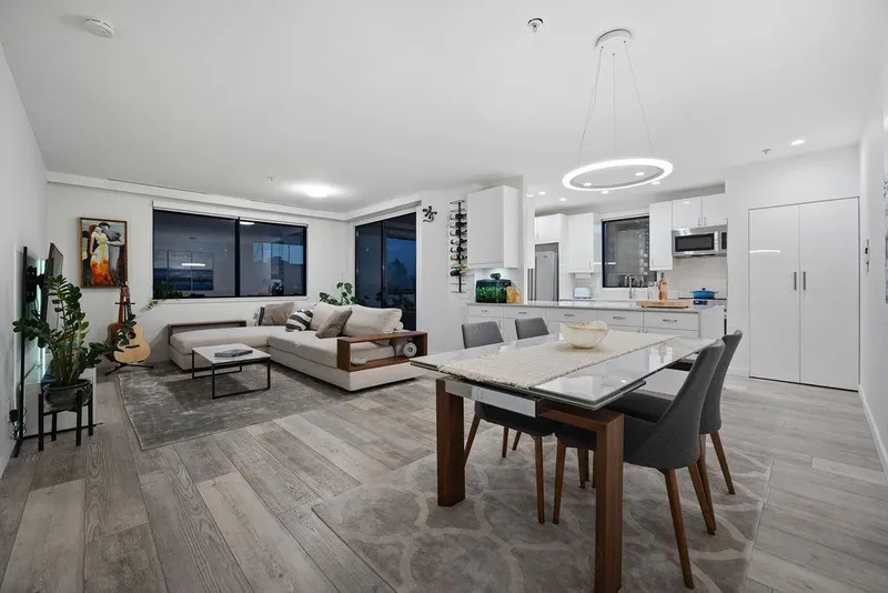 1007 1177 HORNBY STREET - photo 2 of 25