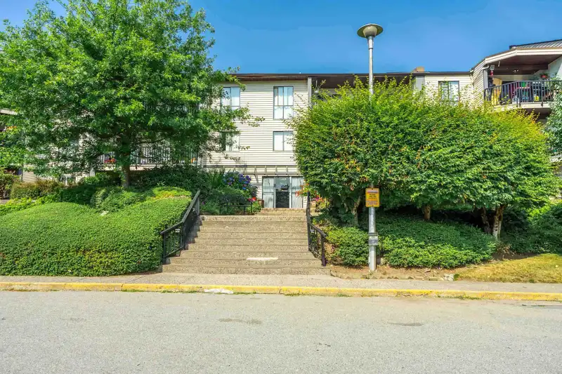 112 9952 149 STREET - photo 1 of 25