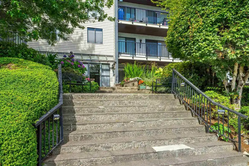 112 9952 149 STREET - photo 2 of 25