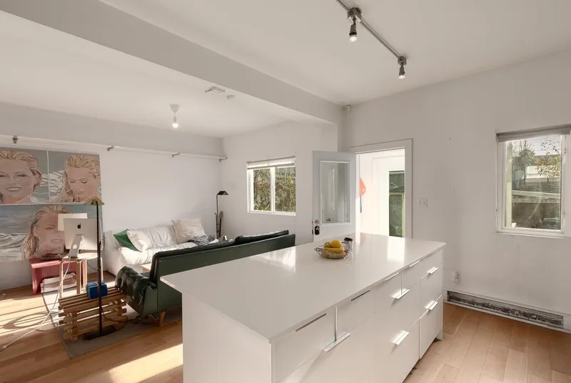 1636 FRANCES STREET - photo 3 of 25