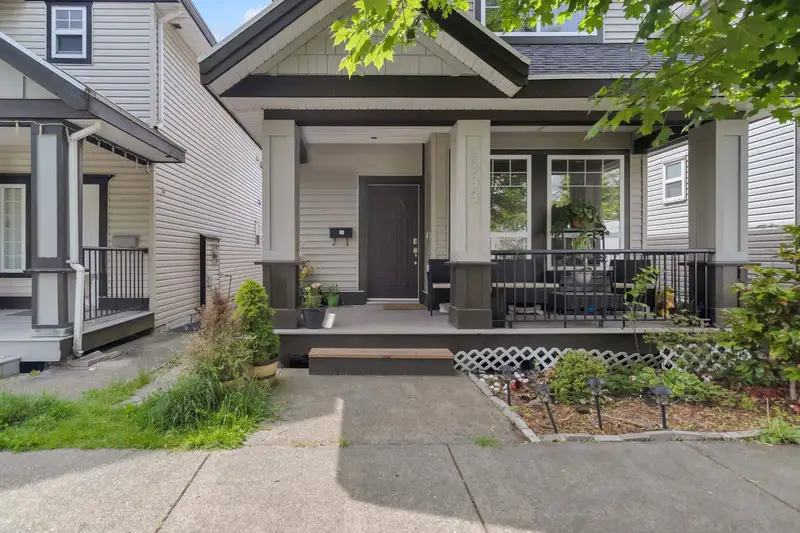 6999 144A STREET - photo 2 of 25