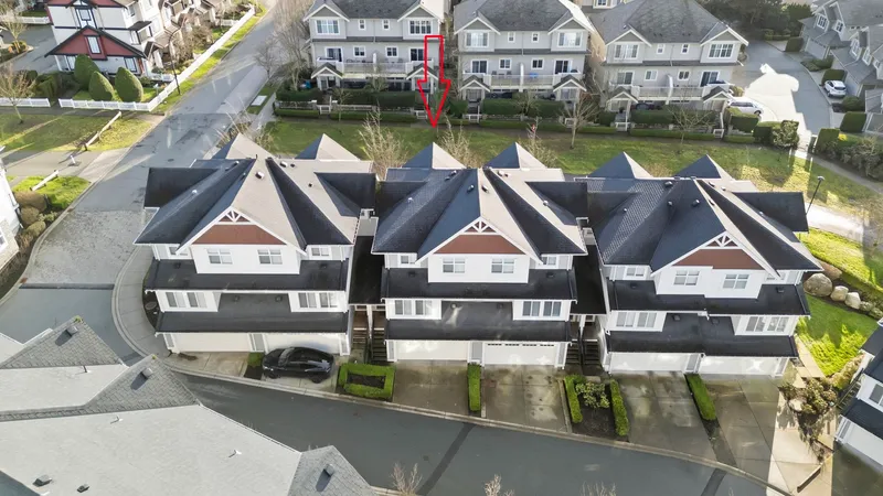 3 7198 179 STREET - photo 3 of 25