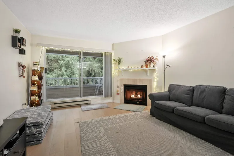 404 9644 134 STREET - photo 2 of 20