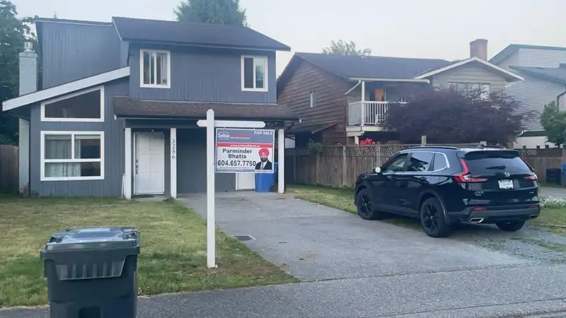 3256 JERVIS CRESCENT - photo 1 of 12