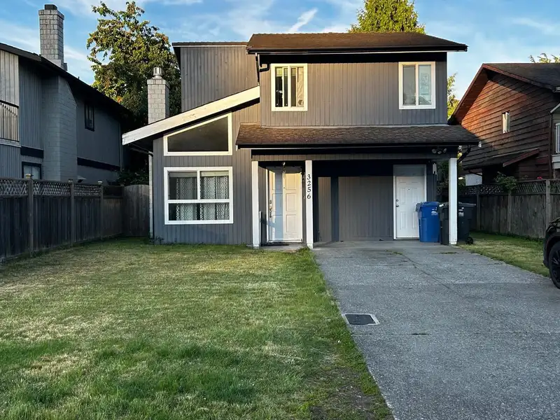 3256 JERVIS CRESCENT - photo 2 of 12