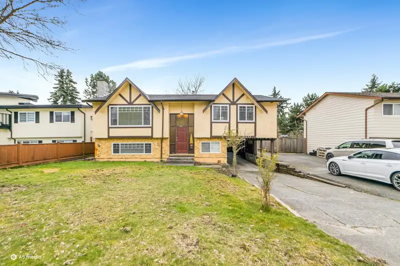 11688 85A AVENUE - photo 2 of 23