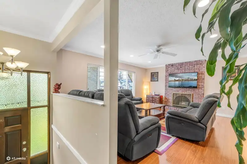 11688 85A AVENUE - photo 4 of 23