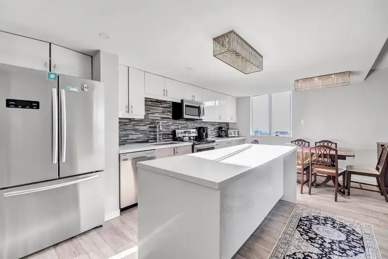 1511 2016 FULLERTON AVENUE - photo 4 of 27