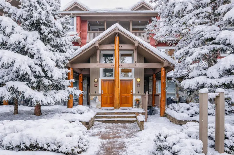 16 4385 NORTHLANDS BOULEVARD - photo 1 of 25