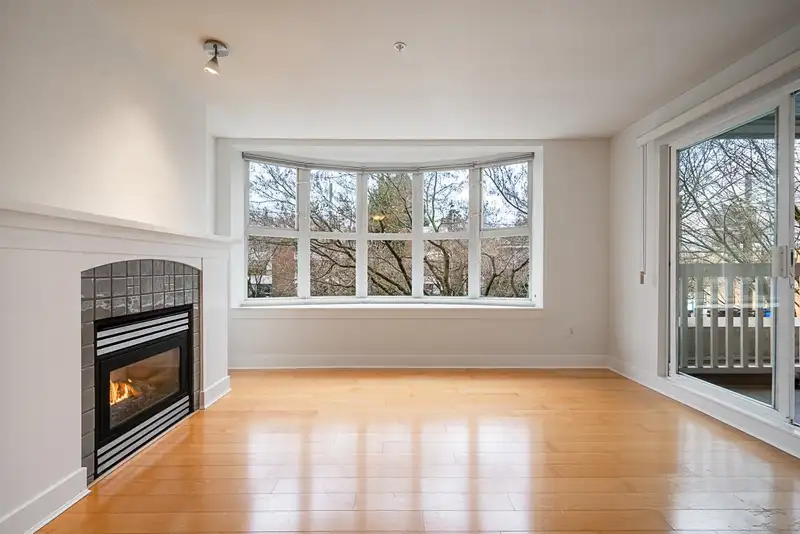 203 1858 W 5TH AVENUE - photo 2 of 25