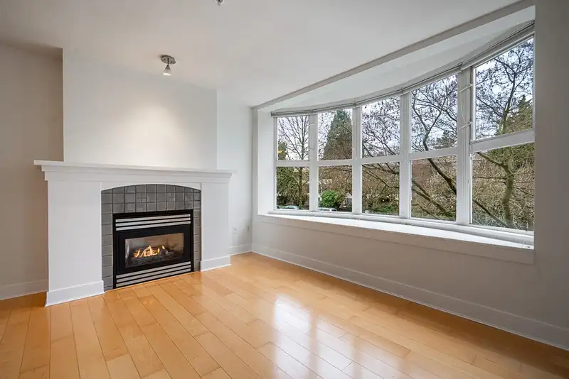 203 1858 W 5TH AVENUE - photo 3 of 25