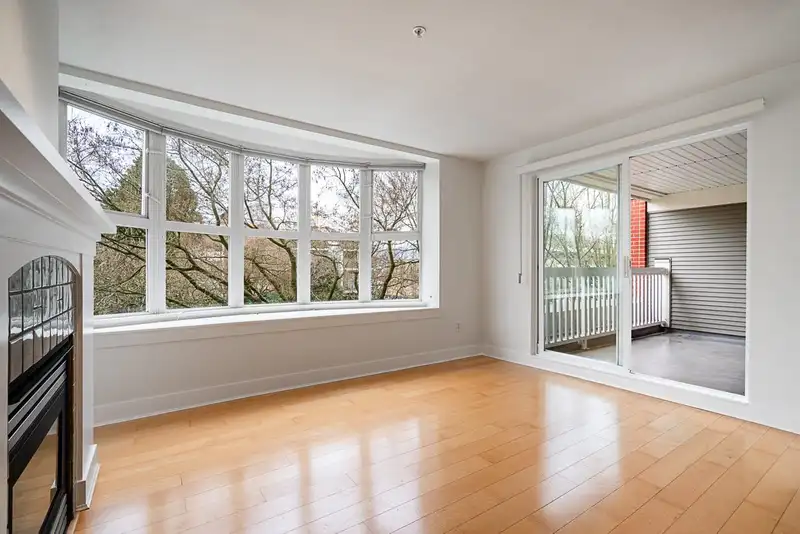 203 1858 W 5TH AVENUE - photo 4 of 25