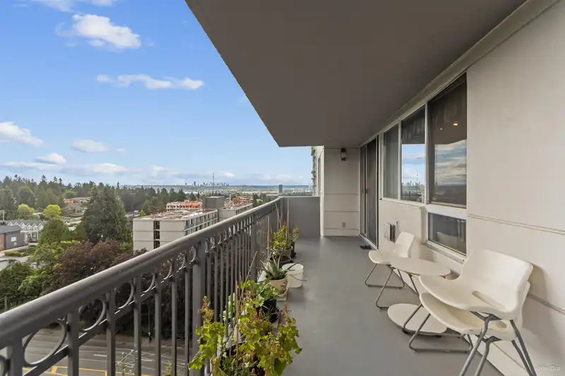 1404 555 AUSTIN AVENUE - photo 2 of 4