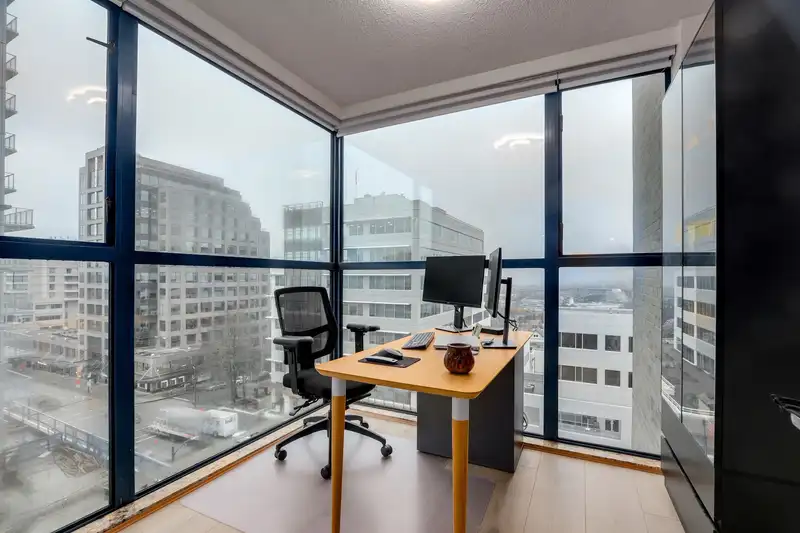 810 1268 W BROADWAY - photo 4 of 19