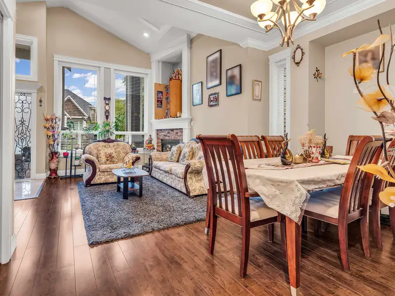 5935 129B STREET - photo 3 of 32