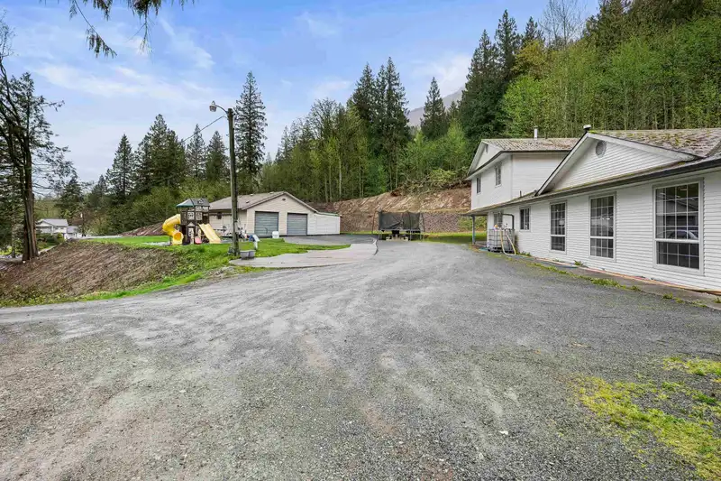 41750 BOWMAN ROAD - photo 1 of 34