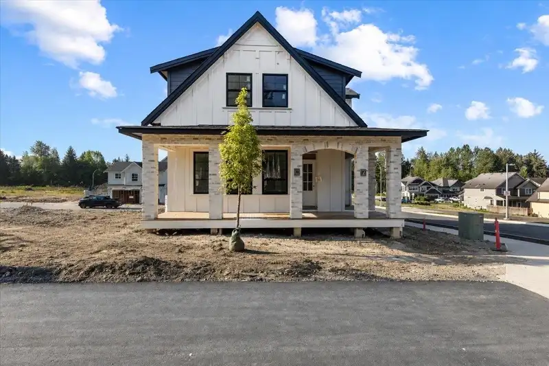 33203 PINCHBECK AVENUE - photo 1 of 25