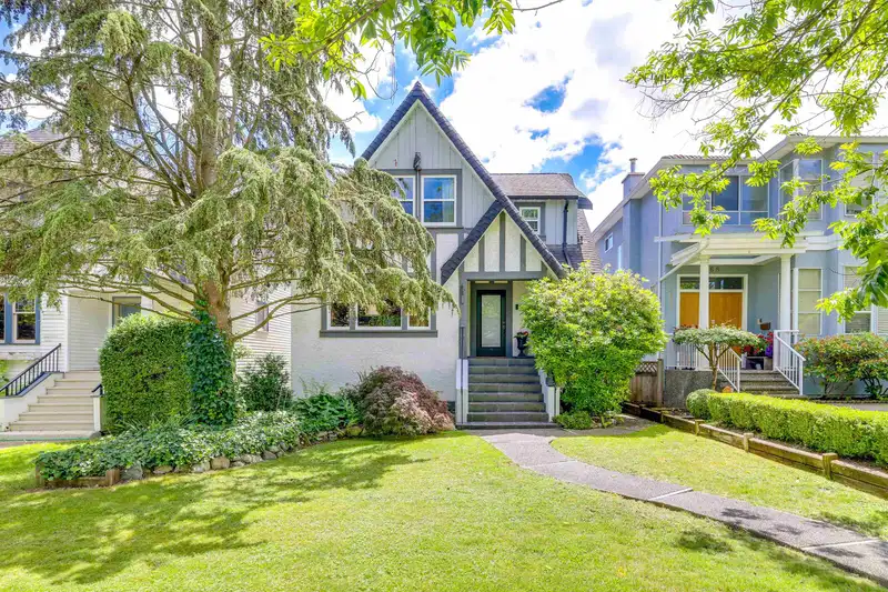 252 W 23RD AVENUE - photo 4 of 25