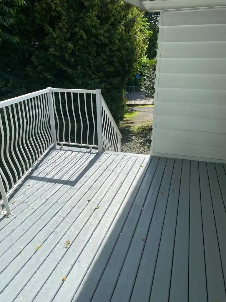 81 8220 KING GEORGE BOULEVARD - photo 3 of 13