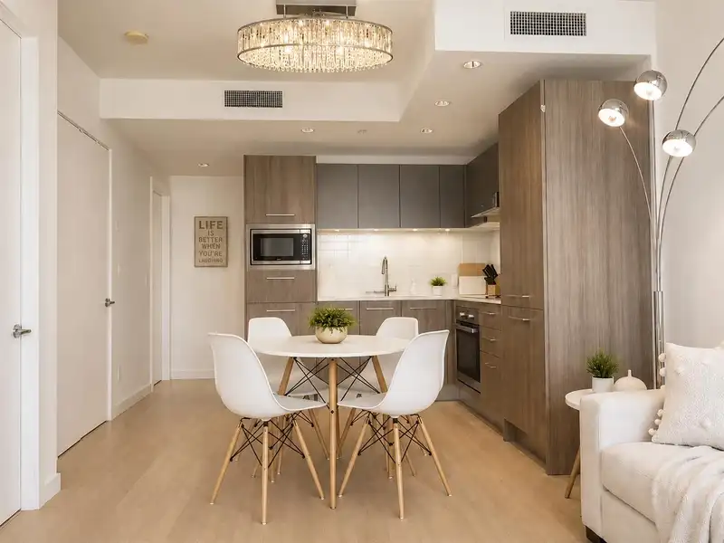 510 2220 KINGSWAY - photo 4 of 25