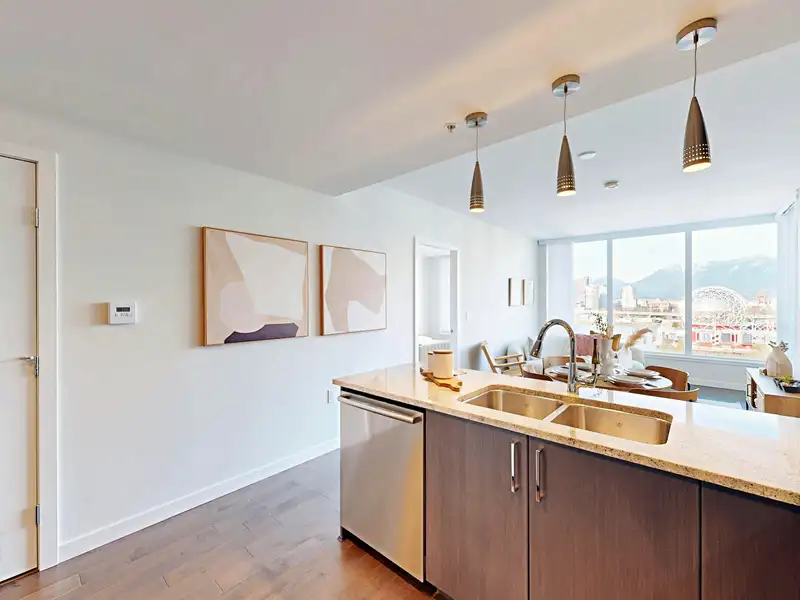 1207 1708 ONTARIO STREET - photo 2 of 15