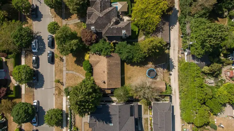 2677 W 35TH AVENUE - photo 4 of 10