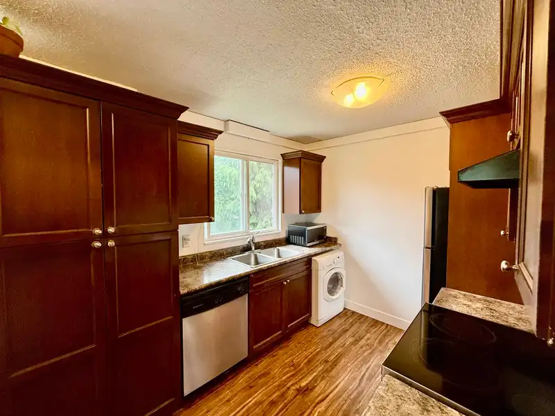 8 33900 MAYFAIR AVENUE - photo 3 of 26