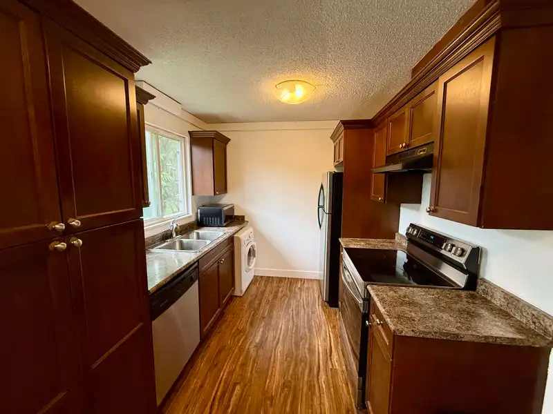 8 33900 MAYFAIR AVENUE - photo 4 of 26