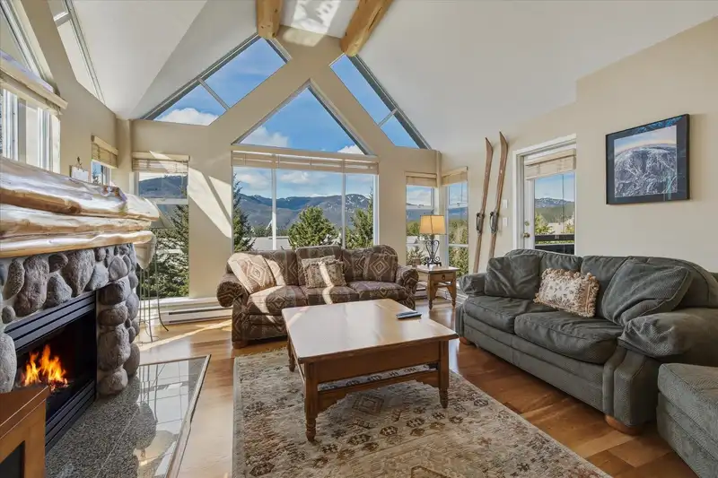 409 4910 SPEARHEAD PLACE - photo 4 of 33